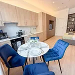 Modern Studio Apartments & 3Bedroom Flat With Pvt Balcony Steps From Regent\'S Park