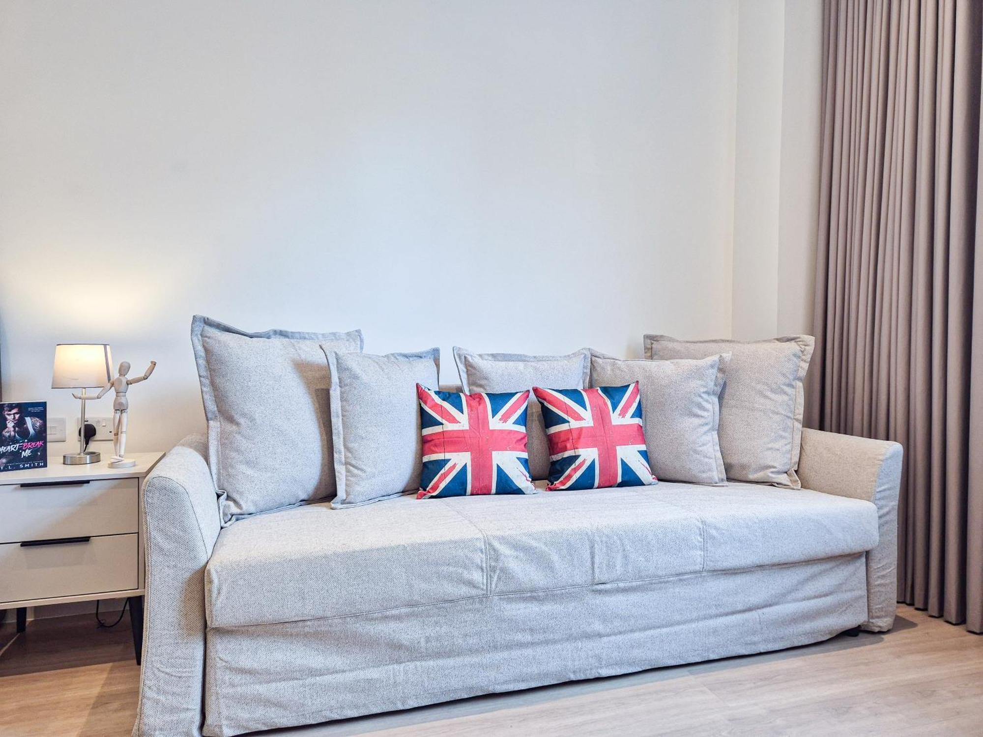 Modern & 3bedroom Flat With Pvt Balcony Steps From Regent's Park Apartment
