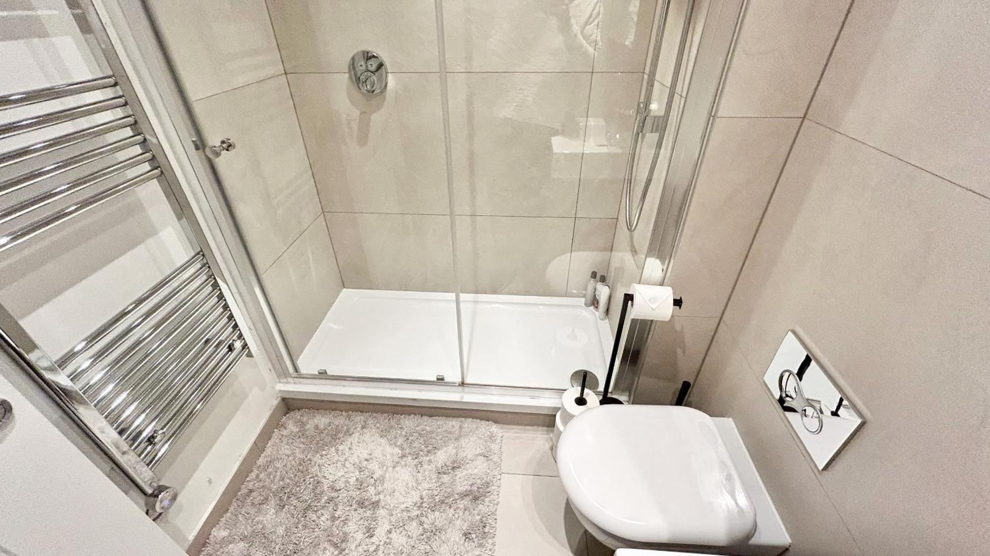Modern & 3bedroom Flat With Pvt Balcony Steps From Regent's Park Londres