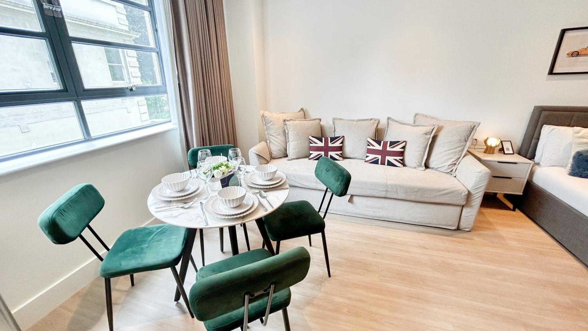 Modern & 3bedroom Flat With Pvt Balcony Steps From Regent's Park Londres