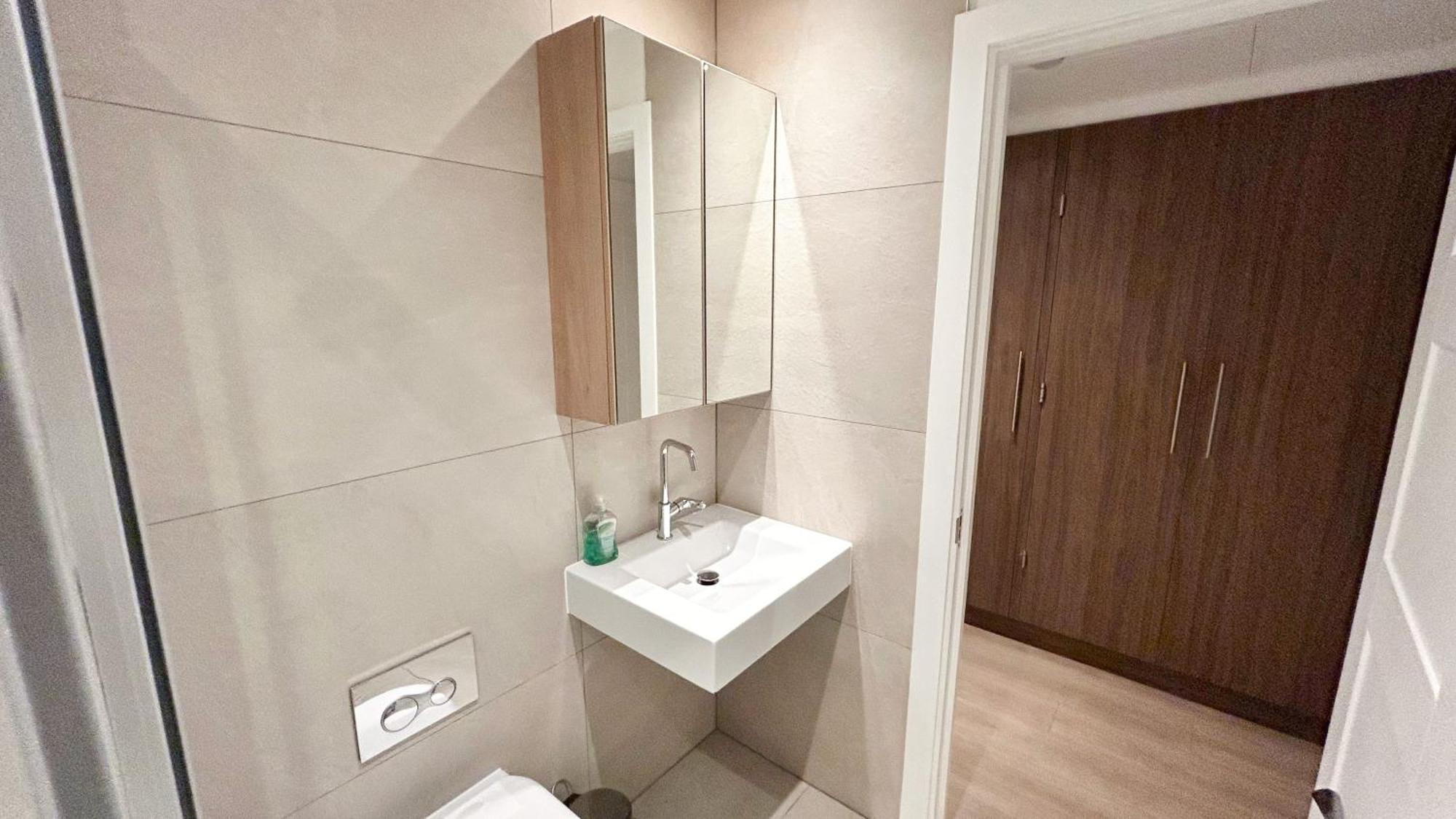 Modern & 3bedroom Flat With Pvt Balcony Steps From Regent's Park Apartamento