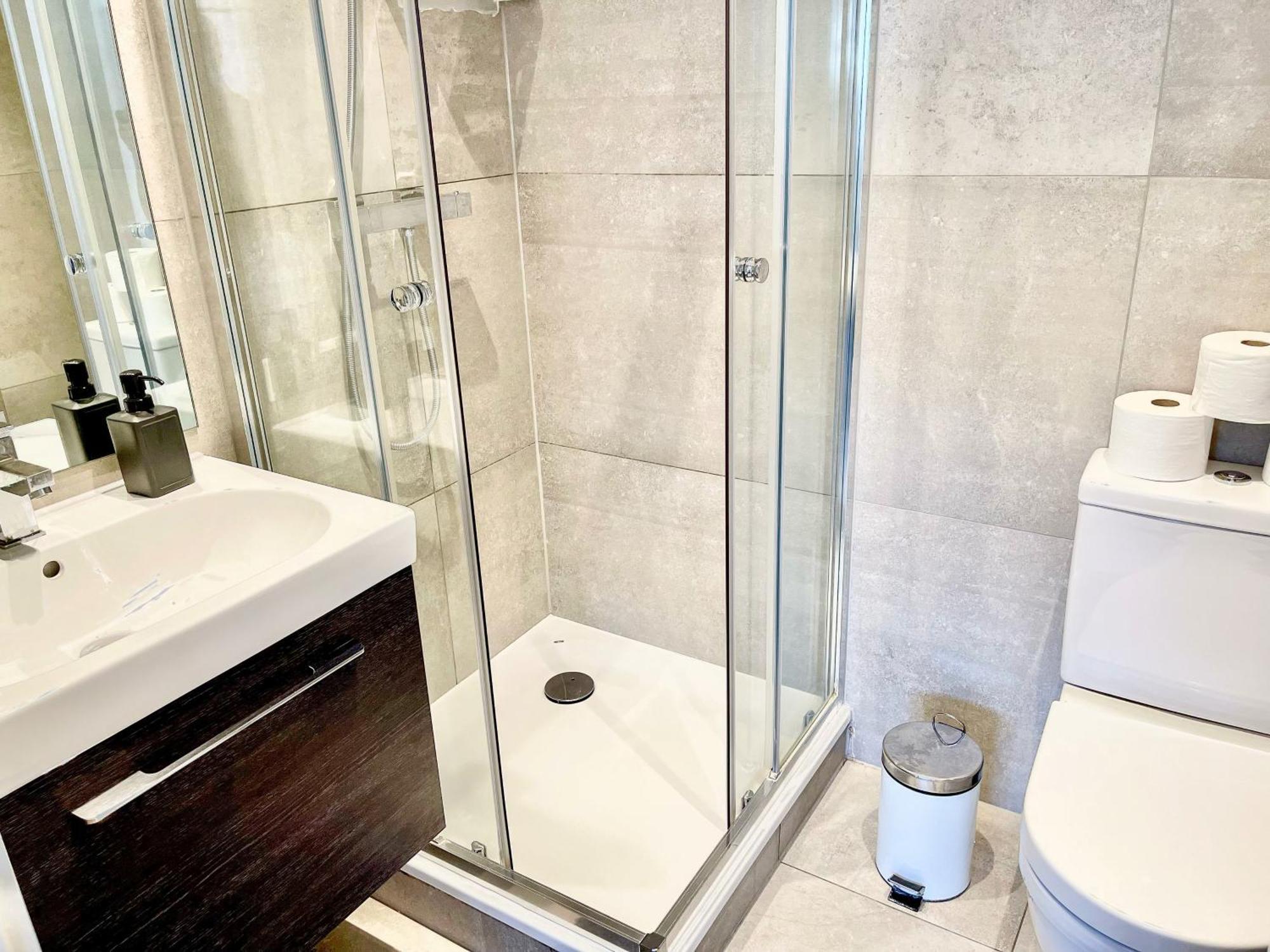 Modern & 3bedroom Flat With Pvt Balcony Steps From Regent's Park Apartamento Londres